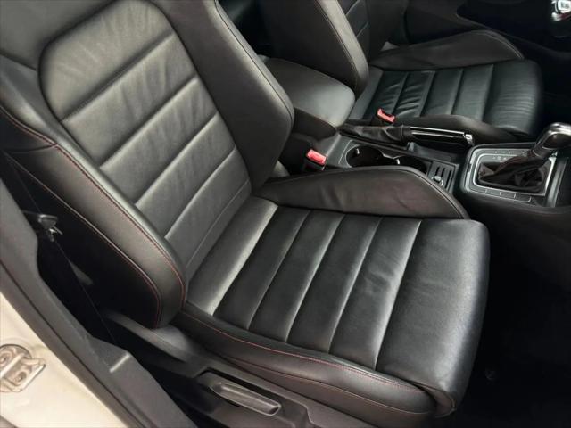 2017 Volkswagen Golf GTI SE 4-Door