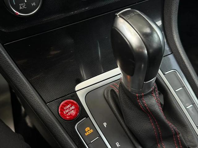 2017 Volkswagen Golf GTI SE 4-Door