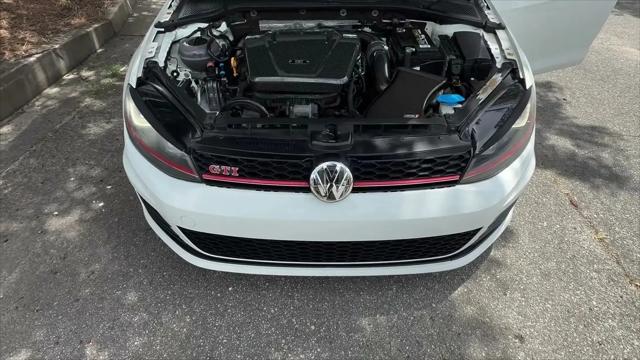 2017 Volkswagen Golf GTI SE 4-Door