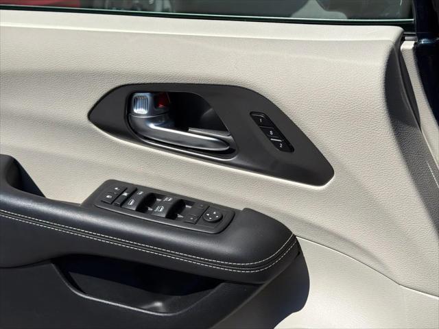 2024 Chrysler Pacifica Touring L AWD