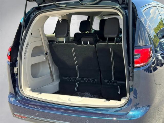 2024 Chrysler Pacifica Touring L AWD