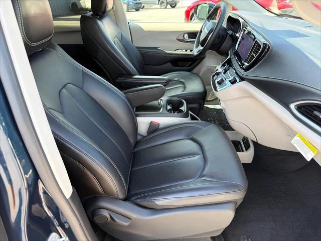 2024 Chrysler Pacifica Touring L AWD