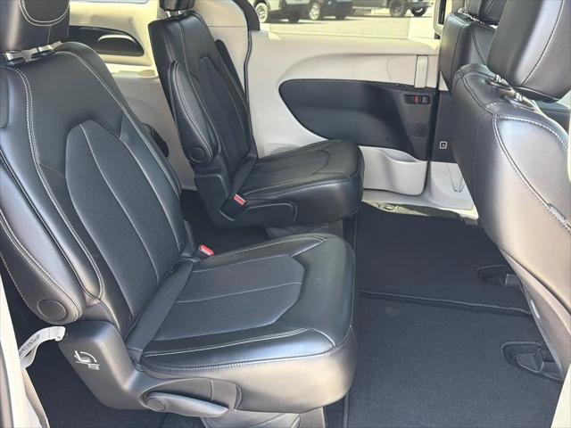 2024 Chrysler Pacifica Touring L AWD