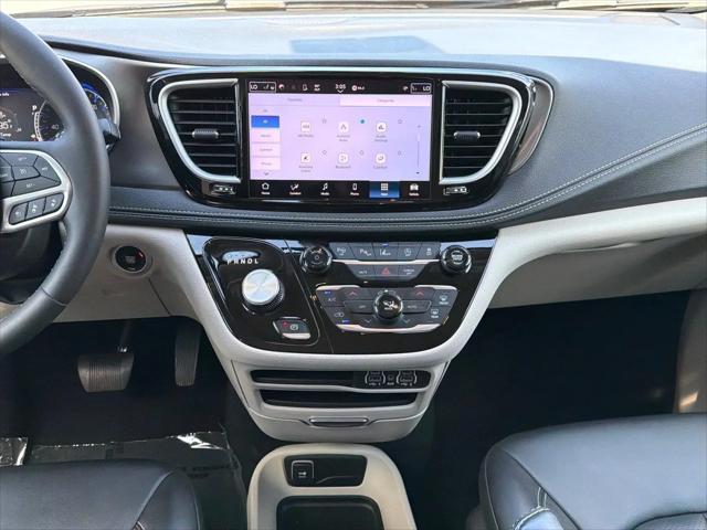2024 Chrysler Pacifica Touring L AWD