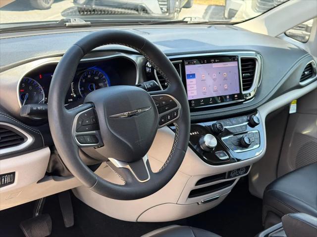 2024 Chrysler Pacifica Touring L AWD