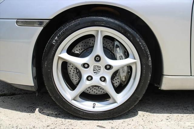 2001 Porsche 911 Carrera