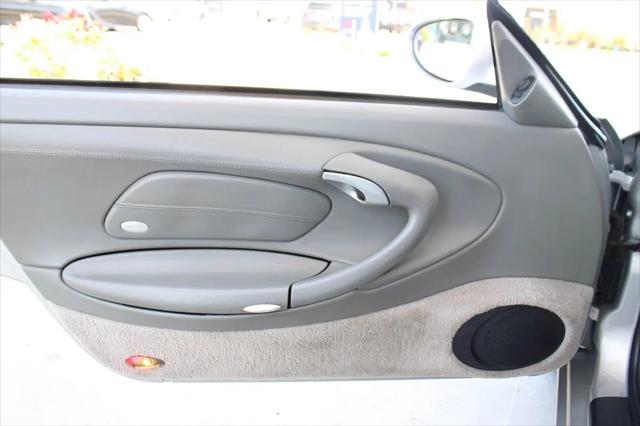 2001 Porsche 911 Carrera