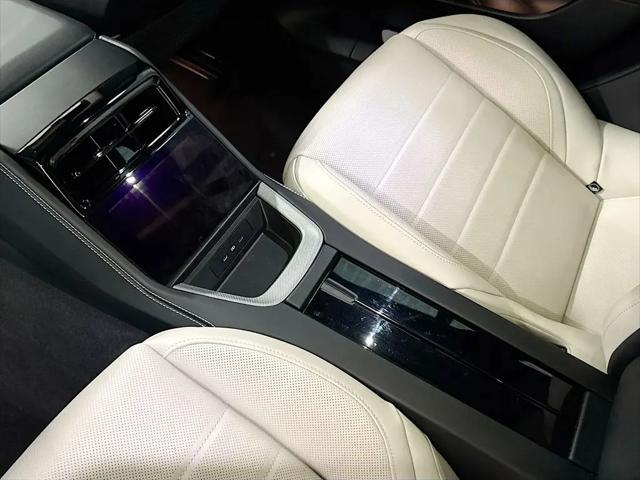 2025 Porsche Panamera 4