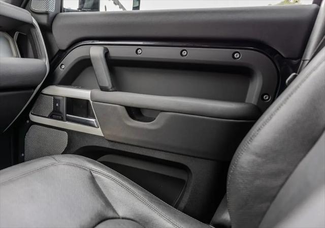 2023 Land Rover Defender 130 SE