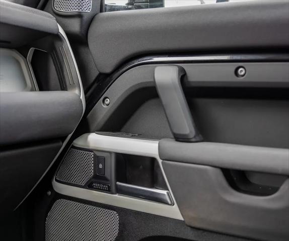 2023 Land Rover Defender 130 SE
