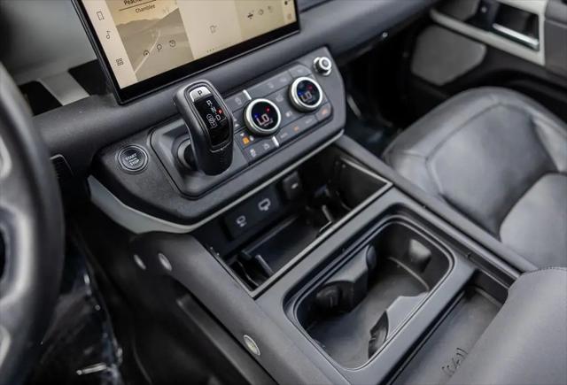 2023 Land Rover Defender 130 SE