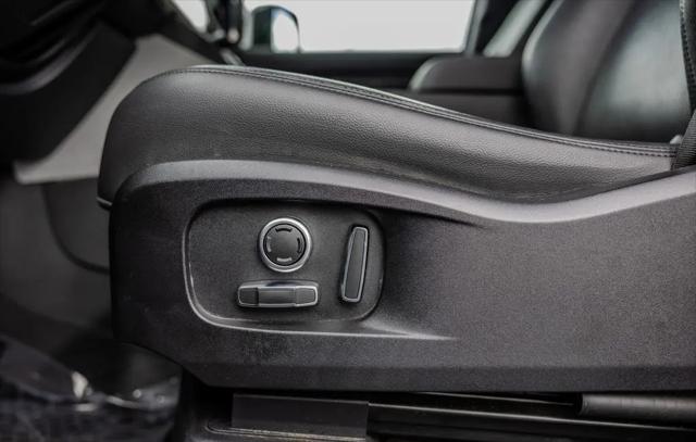 2023 Land Rover Defender 130 SE