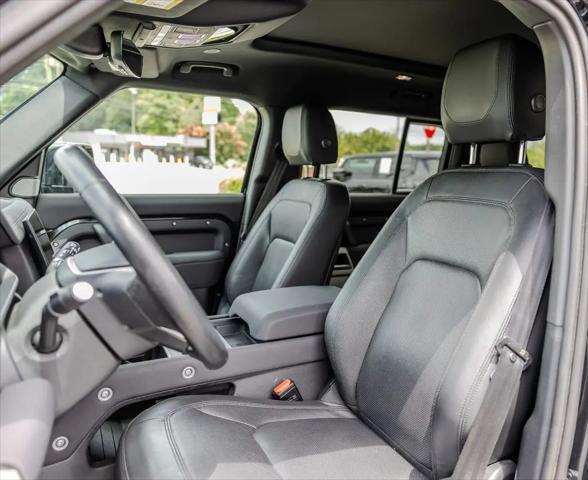 2023 Land Rover Defender 130 SE