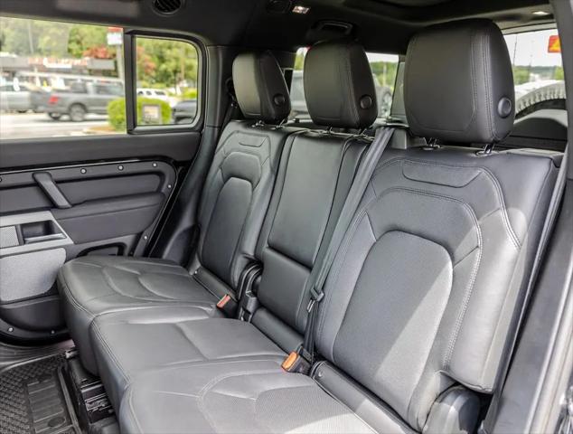 2023 Land Rover Defender 130 SE