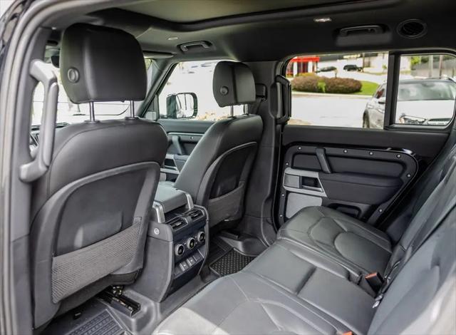 2023 Land Rover Defender 130 SE