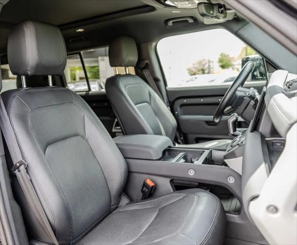 2023 Land Rover Defender 130 SE