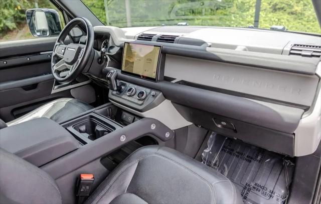 2023 Land Rover Defender 130 SE