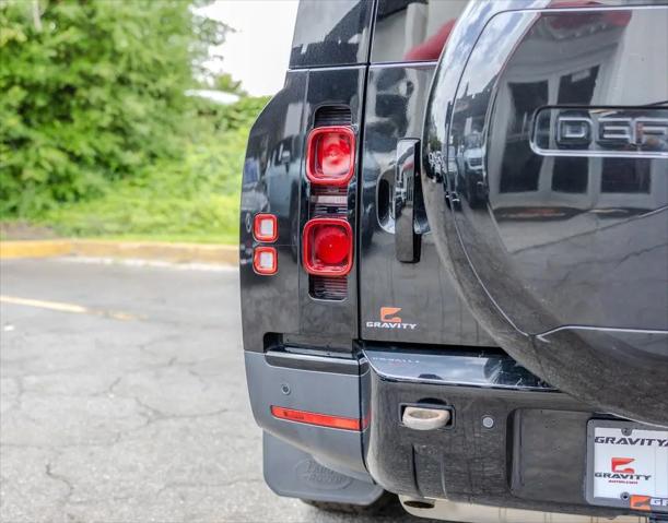 2023 Land Rover Defender 130 SE