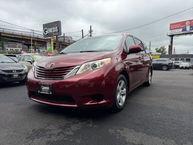 2015 Toyota Sienna LE 7 Passenger for sale in Newark, NJ