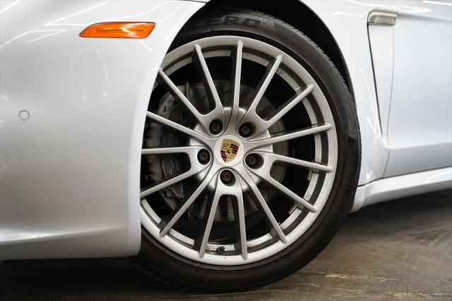 2016 Porsche Panamera 4