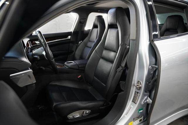 2016 Porsche Panamera 4