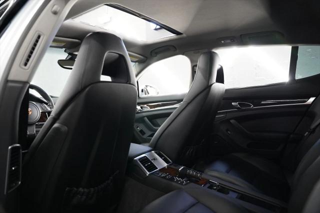 2016 Porsche Panamera 4