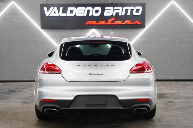 2016 Porsche Panamera 4