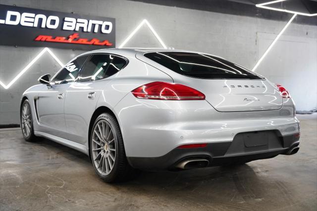 2016 Porsche Panamera 4