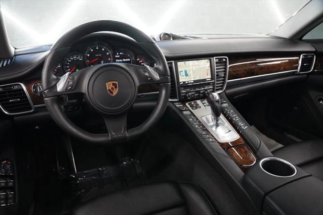 2016 Porsche Panamera 4