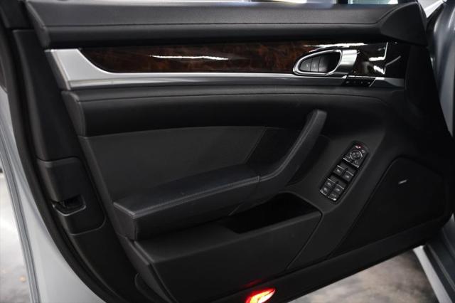 2016 Porsche Panamera 4