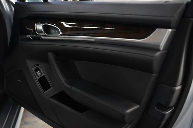2016 Porsche Panamera 4