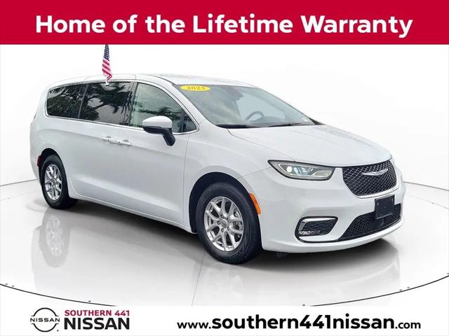 2023 Chrysler Pacifica Touring L for sale in Royal Palm Beach, FL