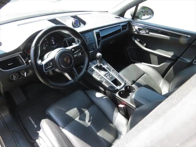 2017 Porsche Macan Macan