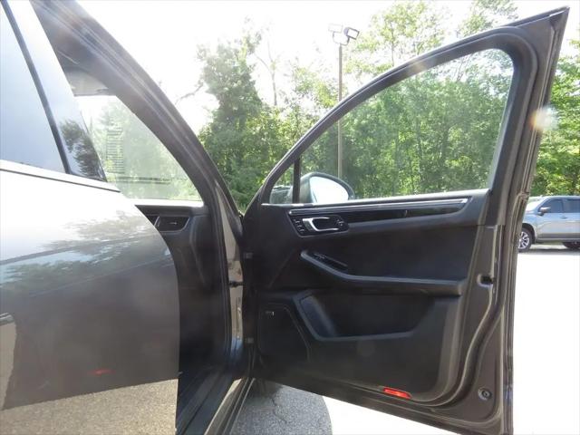 2017 Porsche Macan Macan