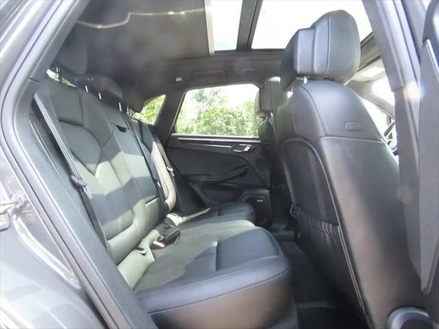 2017 Porsche Macan Macan