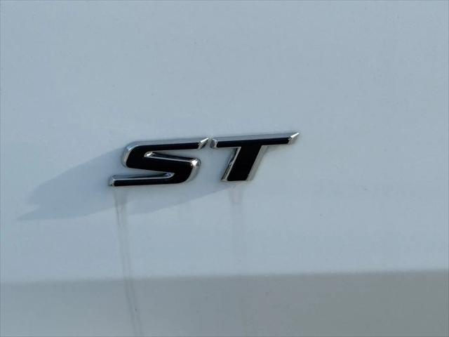 2026 Buick NV Sport Touring FWD