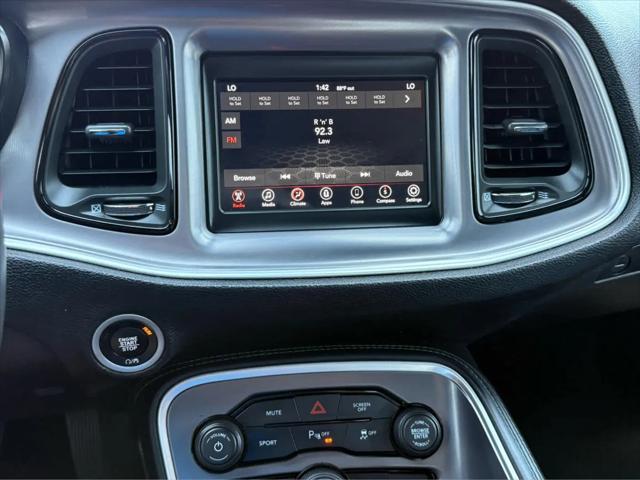 2022 Dodge Challenger SXT