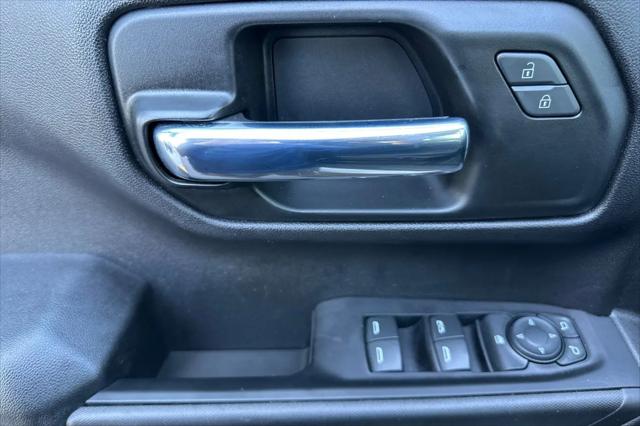 2023 Chevrolet Silverado 1500 2WD Crew Cab Short Bed Custom