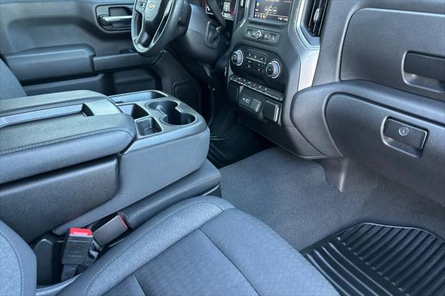2023 Chevrolet Silverado 1500 2WD Crew Cab Short Bed Custom