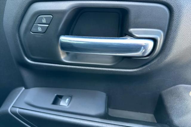 2023 Chevrolet Silverado 1500 2WD Crew Cab Short Bed Custom