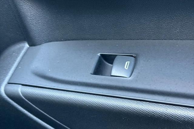 2023 Chevrolet Silverado 1500 2WD Crew Cab Short Bed Custom