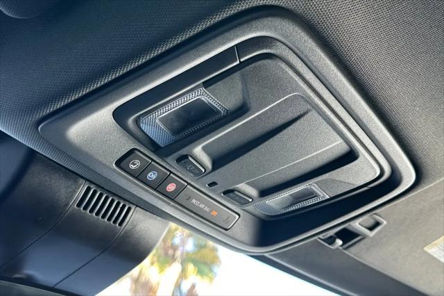 2023 Chevrolet Silverado 1500 2WD Crew Cab Short Bed Custom