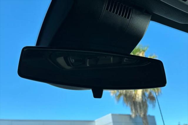 2023 Chevrolet Silverado 1500 2WD Crew Cab Short Bed Custom