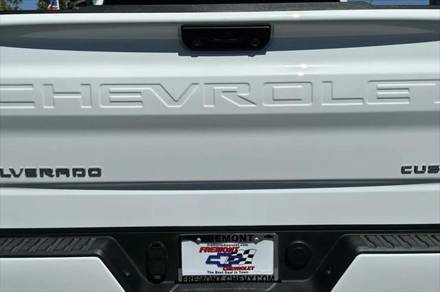 2023 Chevrolet Silverado 1500 2WD Crew Cab Short Bed Custom