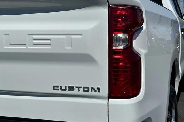 2023 Chevrolet Silverado 1500 2WD Crew Cab Short Bed Custom