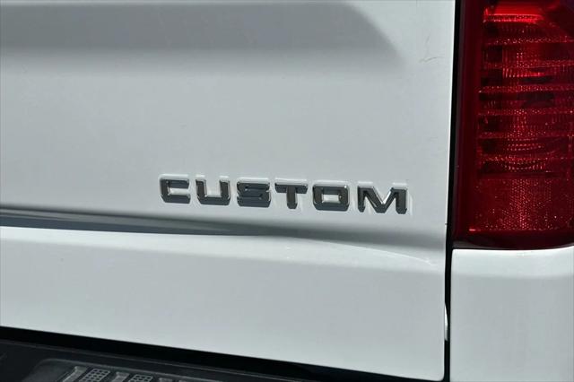 2023 Chevrolet Silverado 1500 2WD Crew Cab Short Bed Custom
