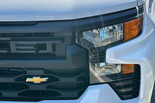2023 Chevrolet Silverado 1500 2WD Crew Cab Short Bed Custom