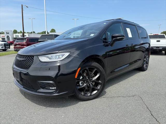 2025 Chrysler Pacifica Limited for sale in Burlington, NC