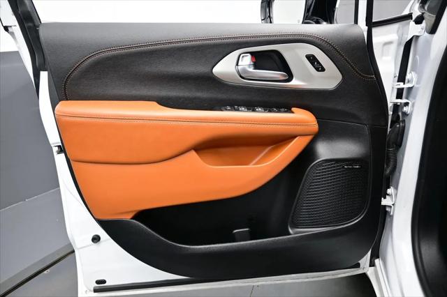 2026 Chrysler Pacifica Pinnacle AWD