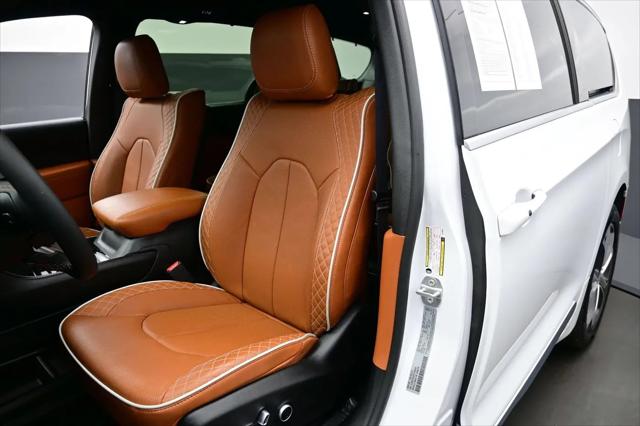 2026 Chrysler Pacifica Pinnacle AWD